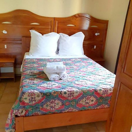 Appartement Moderne A Pointe Noire 36 M² Piscine & Jacuzzi Kültér fotó